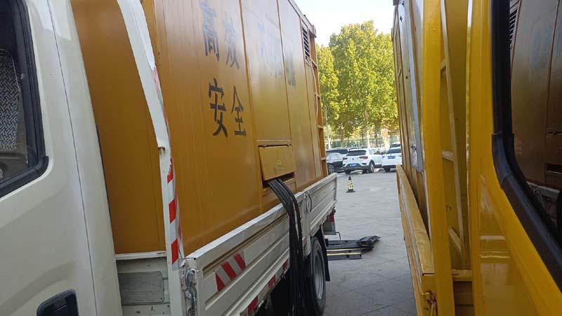 东源如何判断柴油发电机组和UPS电源的切换时间是否符合要求？
